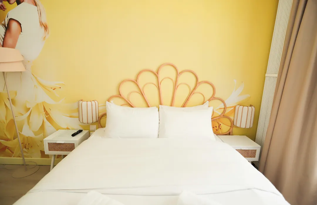 Glam'S Hotel-1